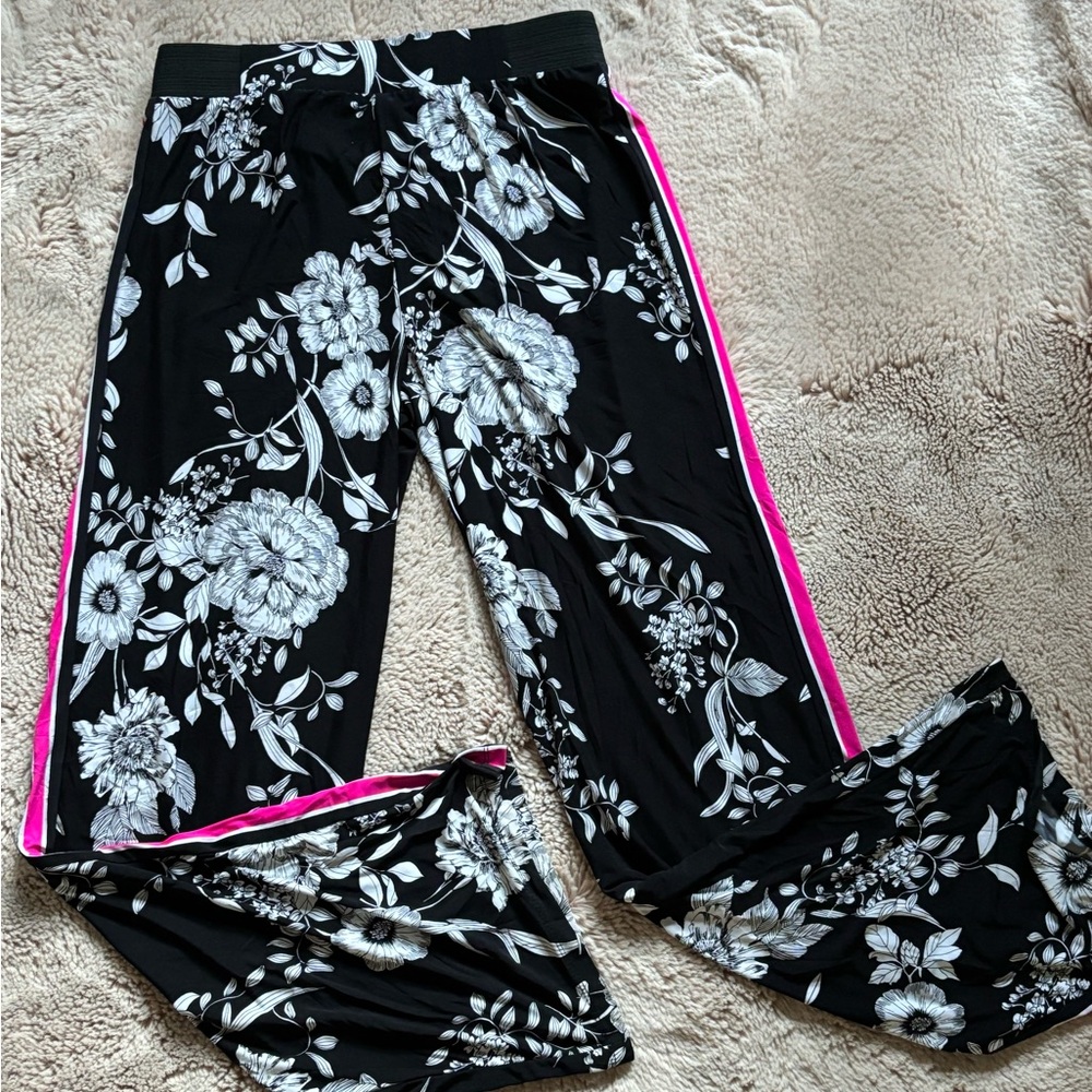 INC internacional concepts, Spandex, Flower pants.